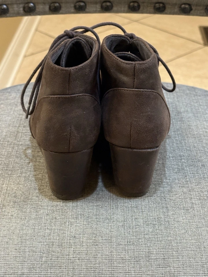 Soda Women’s Brown Faux Leather Booties, Ankle Boots Size 9 - Image 4 of 4