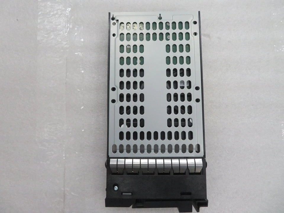 Lenovo 4TB 00YG689 00YG673 00YG675 Storage 7.2k 12gb/s 3.5'' HDD SAS Hard Drive - Image 4 of 4