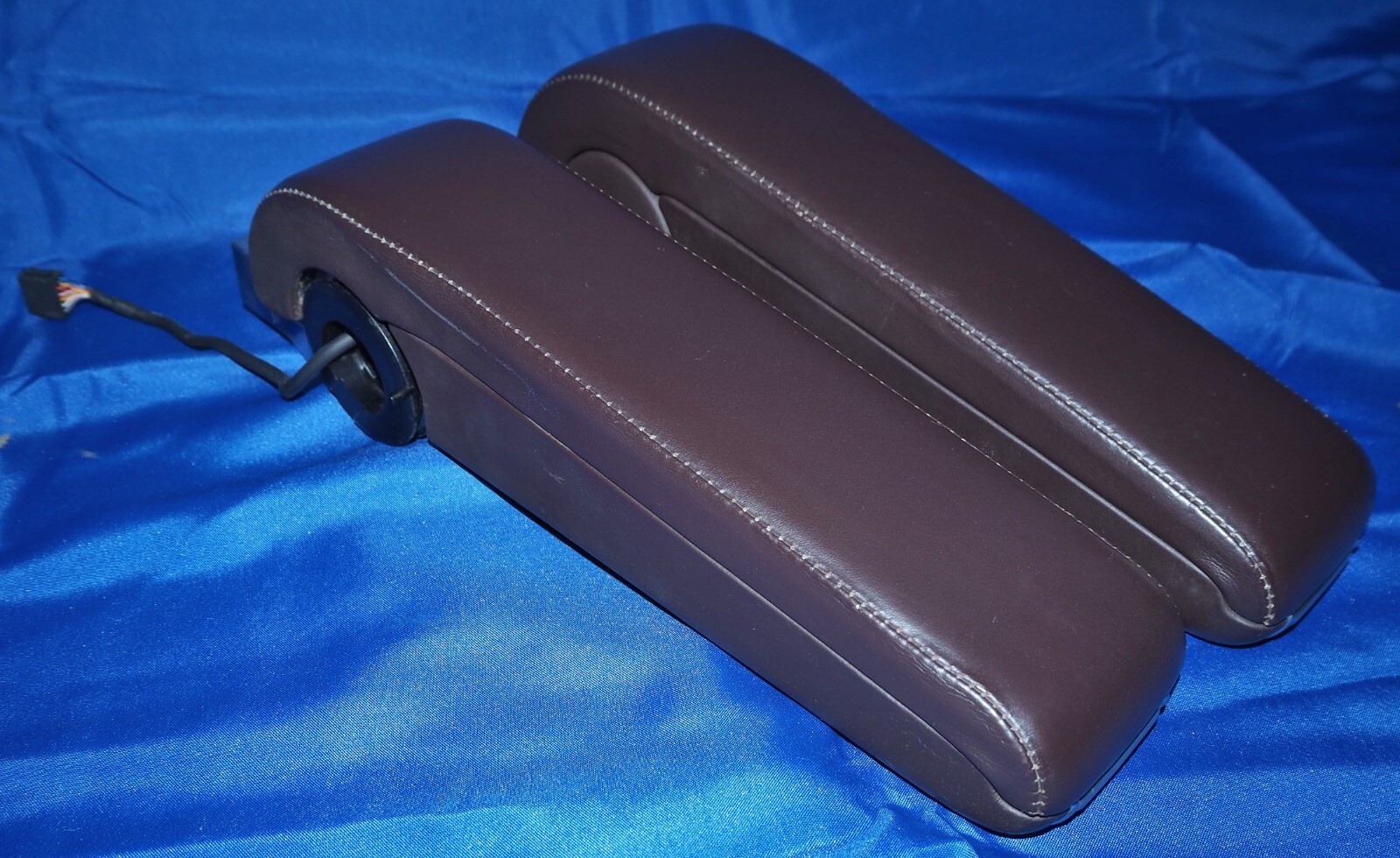 2006-2012 Bentley Flying Spur Sedan Center Console Arm Rest "Burnt Oak" Brown OE