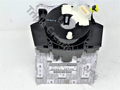 B5567-JE09D Genuine Nissan Infiniti Body-Combination Switch
