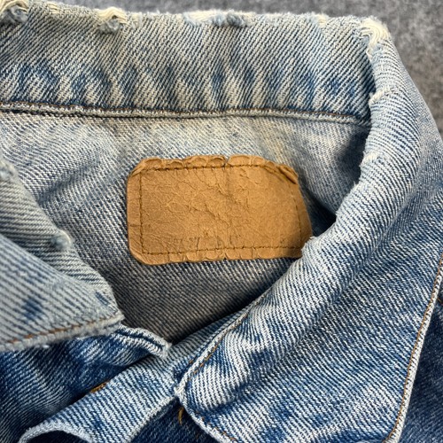 Chaqueta vaquera vintage Levi's Western Trucker ropa de trabajo descolorida lavado medio azul pequeña - Imagen 3 de 9