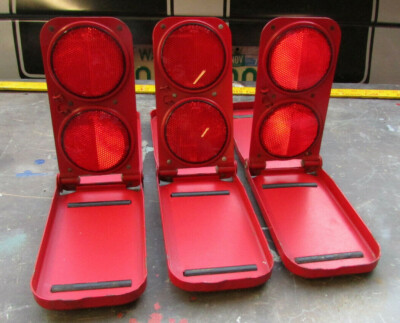 Vintage Reflecto-Flare Arrow Safety Device Model N170 Reflectors Metal SET USA