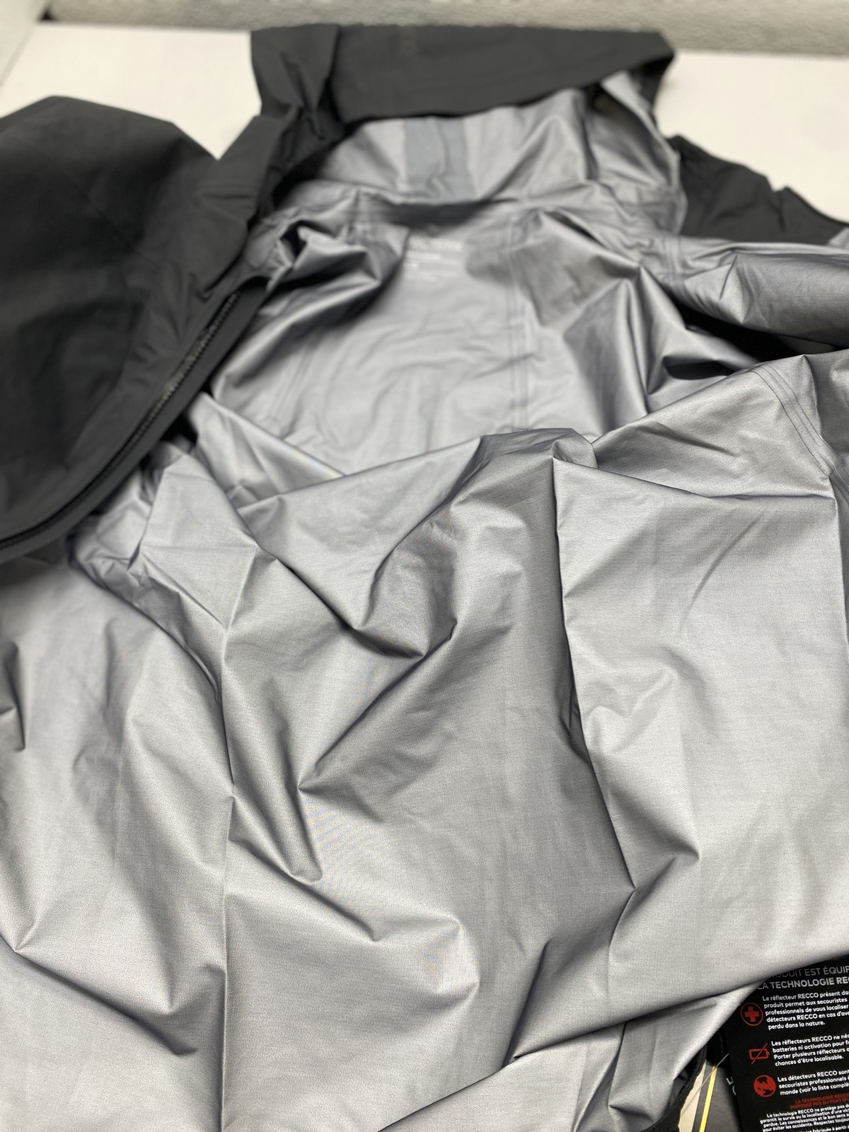 Arc'teryx Mens Norvan Shell Lightweight Jacket Size L Graphite, Black thumbnail 11