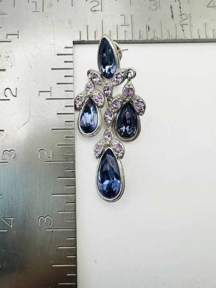 Pendiente araña Givenchy de diseño único Foto 4 de 4