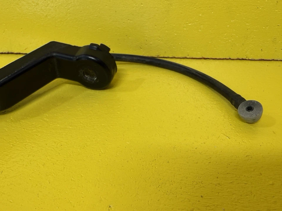 Brazo limpiaparabrisas trasero Chevy Tahoe Suburban 1500 2500 GMC Yukon 2000-2006 *Ver gráfico* Foto 2 de 4