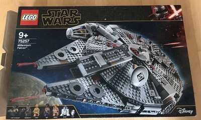 LEGO Star Wars Millenium Falcon 75257 mit Minifiguren