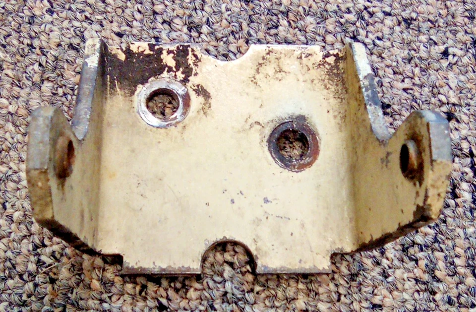 BISAGRA PUERTA TRASERA USADA 1978 - 1987 EL CAMINO FC-33DG Foto 2 de 4