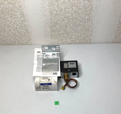 #ad New Johnson Controls P70AA 118C Pressure Control $80.75