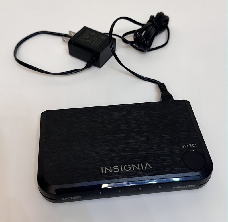 Insignia 3-Port HDMI Switch 4K HDR at 60Hz NS-HZ335 Black