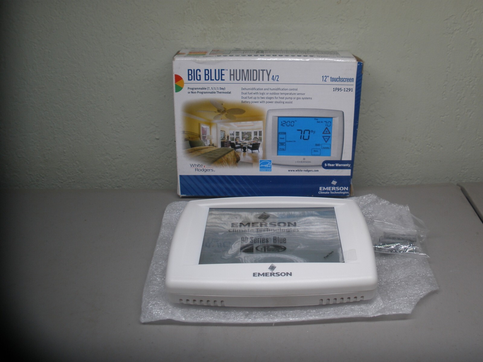 EMERSON 1F951291 7DAY TOUCHSCREEN BIG BLUE HUMIDITY THERMOSTAT eBay
