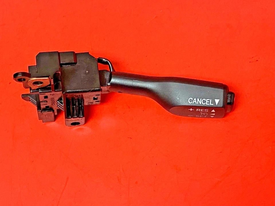 Interruptor de control de crucero CCA1318 para Toyota Sienna RAV4 Highlander. Foto 3 de 4