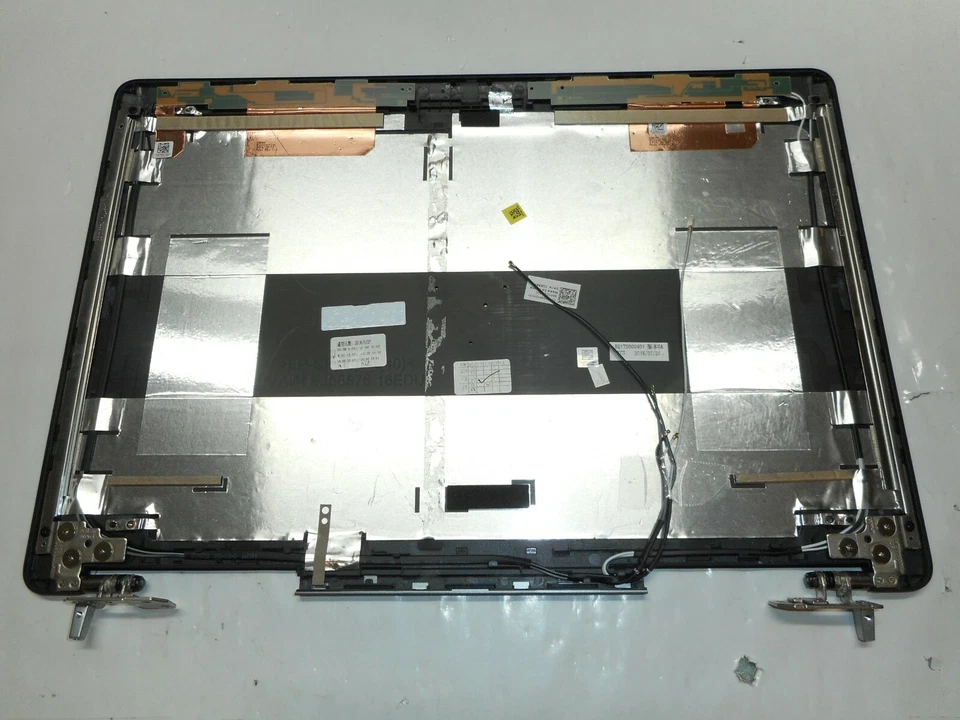 Tapa Trasera LCD Original Dell Precision 7520 con Conjunto de Bisagras JYVG2 HUC03 Foto 2 de 3