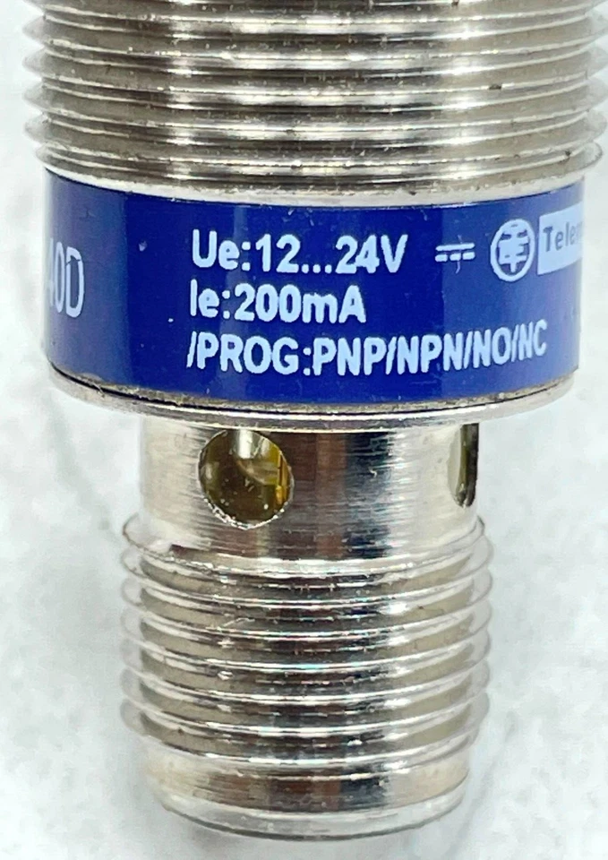 Telemecanique XS1 M18KP340D PNP NPN NO NC Inductive Proximity Sensor With Cable - Image 4 of 4