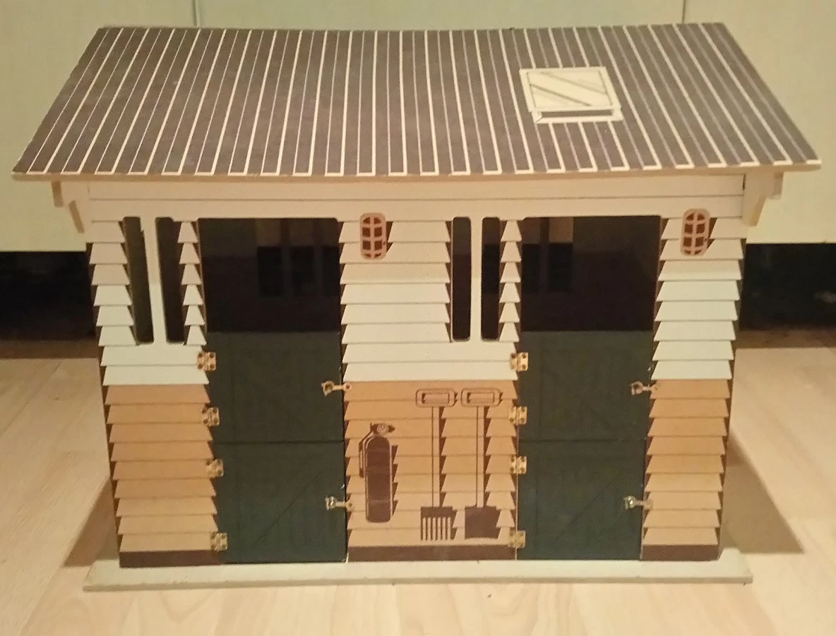 Toy stable outlet