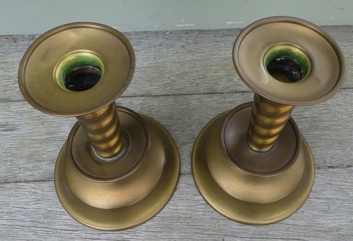 Vintage MCM Swedish BRASS Twisted CANDLESTICKS (2) Eskilstruna Guttfrid Signed P - Picture 2 of 4