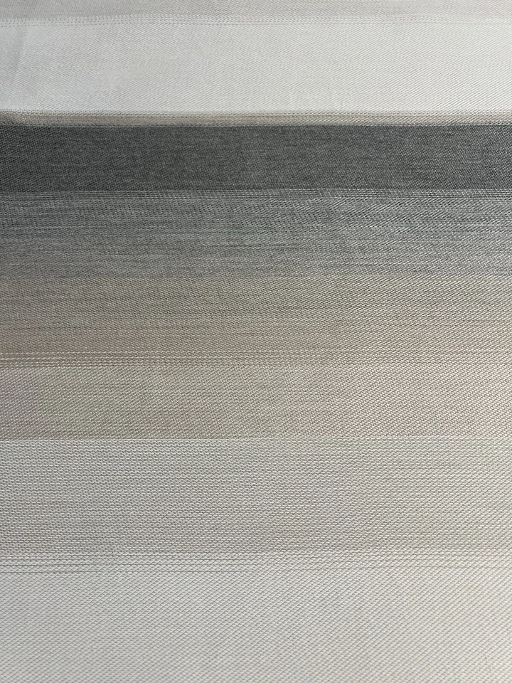 Tela de tapicería interior/exterior “Chickadee” para sombrilla de 7 yardas Foto 2 de 3