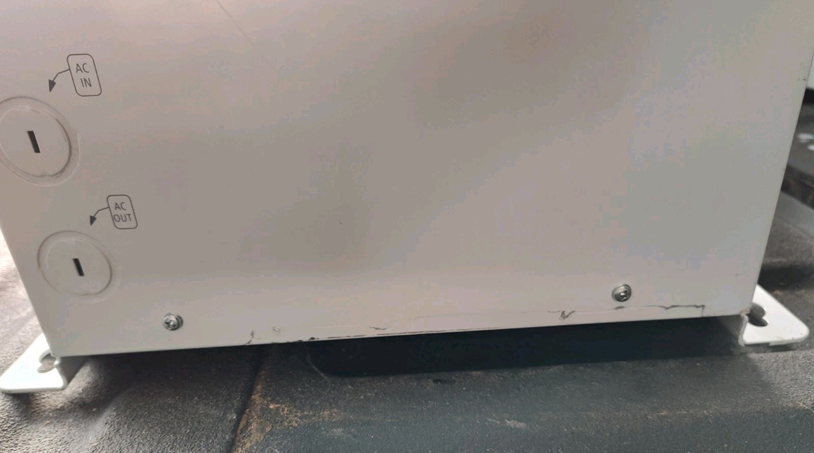 Xantrex Freedom SW3012 SW 815-3012 Inverter/Battery Charger 3000W For Parts