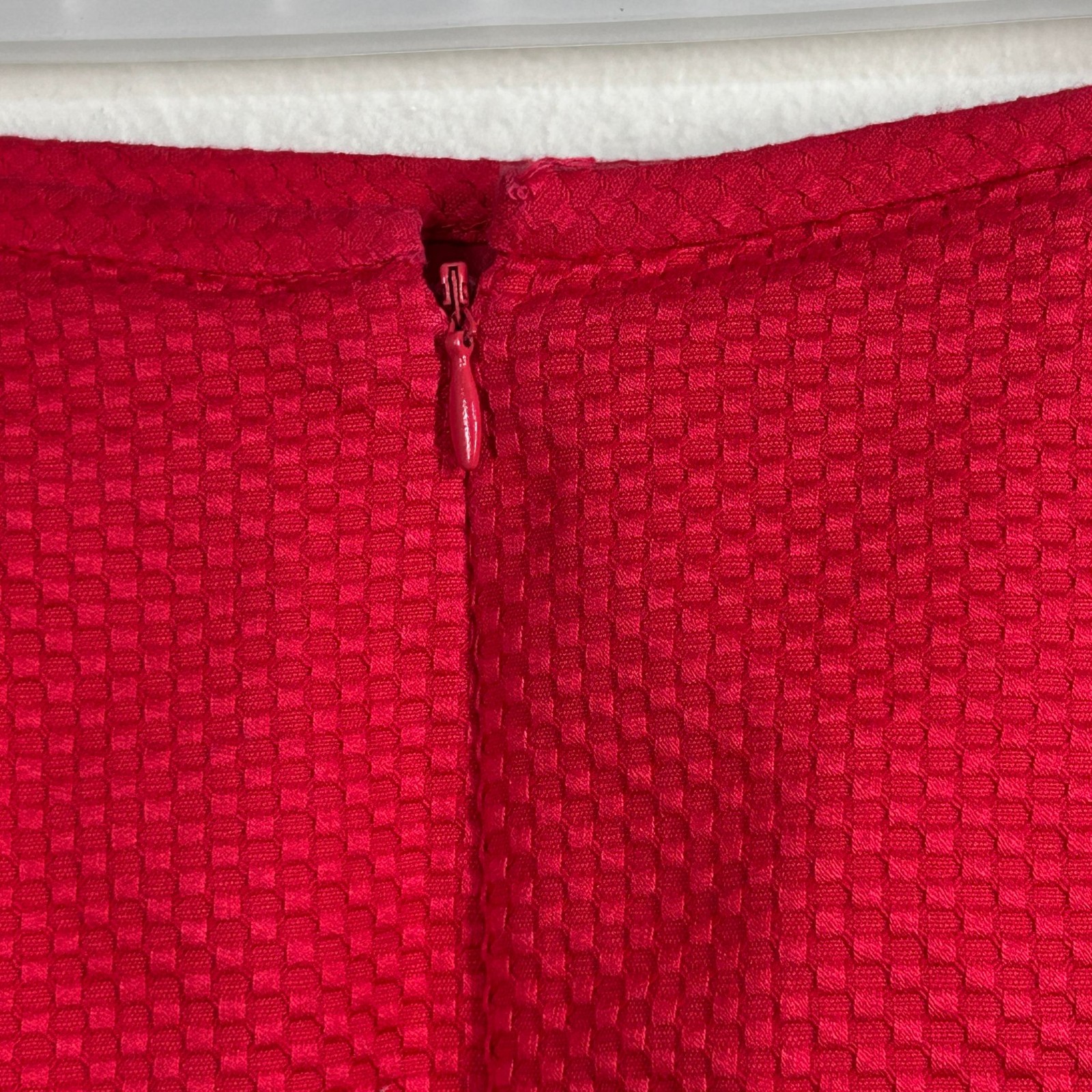 Le Suit Skirt Set Womens Petite 6P Red Textured Button Puff Sleeve Jacket Skirt