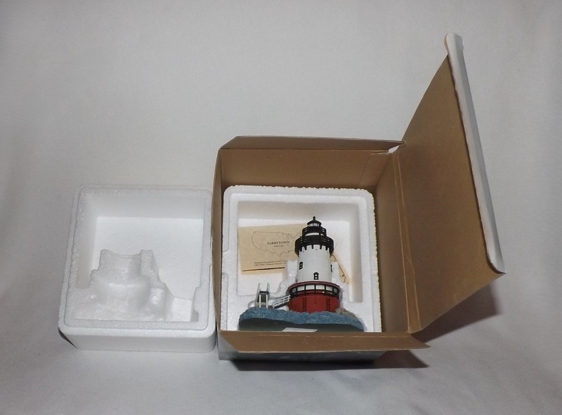 Harbour Lights Lighthouse Tarrytown NY w/ COA, Card & Org. Box