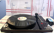 MUSIC HALL MMF 2.2 STEREO TURNTABLE HiFi RECORD -MADE IN THE CZECH REPUBLIC 