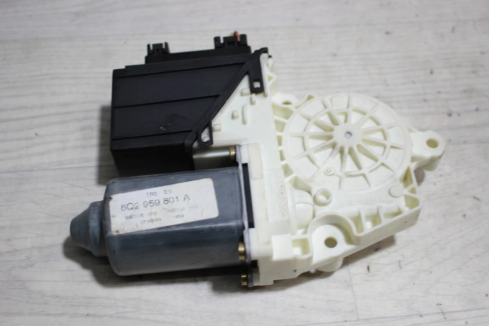 Fensterhebermotor Vorne Rechts 6Q2959801A Seat Ibiza 6L Bj,04 - Bild 3 von 4