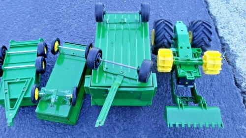 John Deer Ertl Pressed Steel And Plastic Farm Trailer Wagon With Tractor - Picture 6 of 12