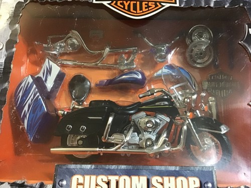 Metal Maxx Harley Davidson 2001 FLHRCI ROAD KING Motorcycle MODEL KIT 1/20 - Picture 3 of 6