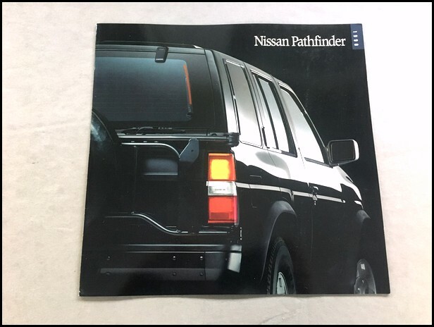 1990 Nissan Pathfinder 24-page Original Car Sales Brochure Catalog