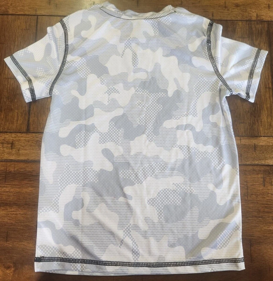 Camisa Camuflada Activa Jumping Beans Niños Gris Camuflaje 4 Blanco Gris Negro Camiseta NUEVA Foto 3 de 4