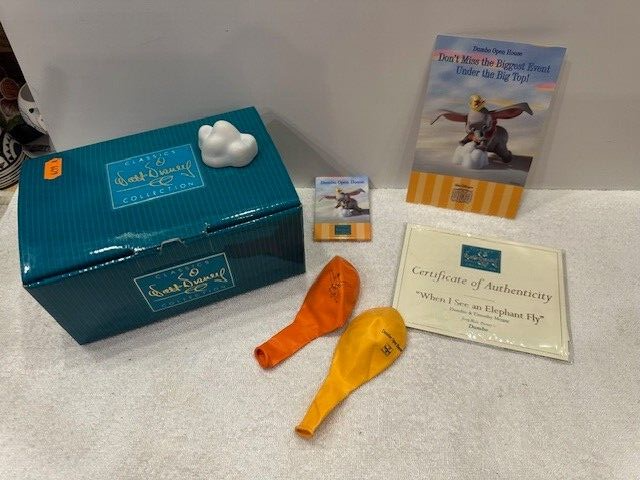Disney - WDCC Dumbo figurine - 'When I See an Elephant Fly' With
