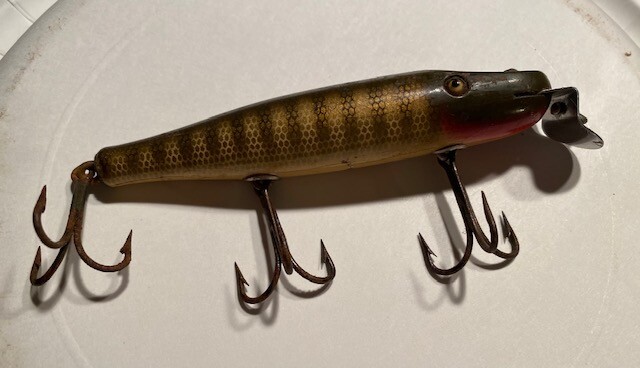 Vintage Creek Chub Bait Co. Pikie No. 700 Wood Lure C.C.B. 9 Vintage Creek Chub Bait Co. Pikie No. 700 Wood Lure C.C.B. 9