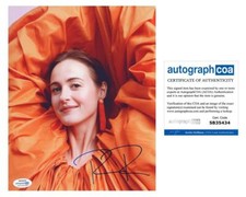 Renate Reinsve "The Worst Person in the World" AUTOGRAPH Signed 8x10 Photo B