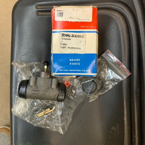 Hyster Forklift WHEEL CYLINDER 1334648 NEW (nos) eBay
