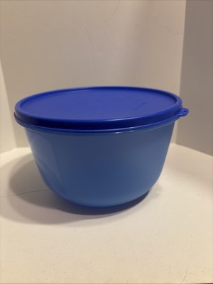 Tupperware Blue Prep/Storage Bowl With Lid   2 Liter Capacity ￼