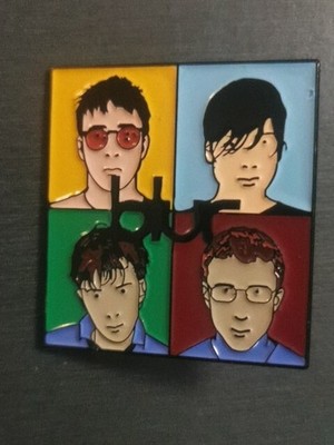 BLUR Song 2 Mädchen und Jungen Charmless Mann Anstecknadel Aufnäher Neu...