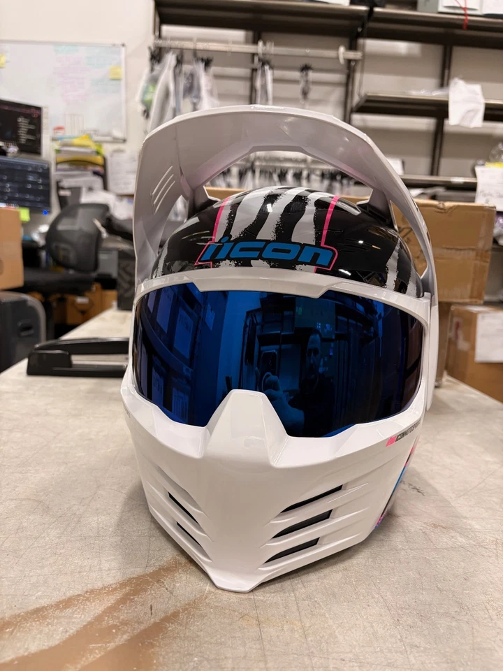 Icon helmet - Image 2 of 4