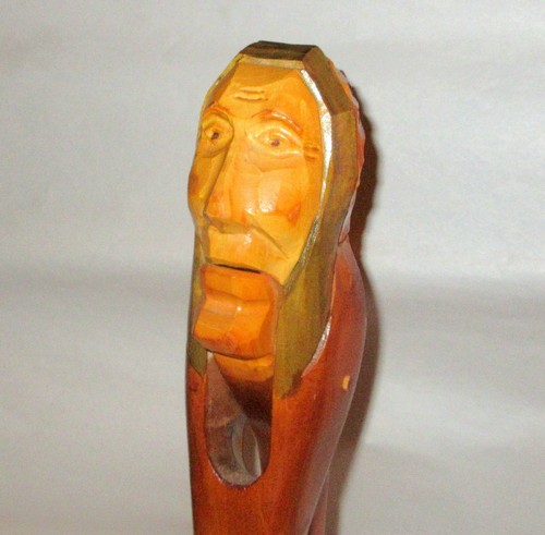 Cascanueces de madera tallada vintage de la Selva Negra de 10,5" con capucha - Imagen 7 de 11
