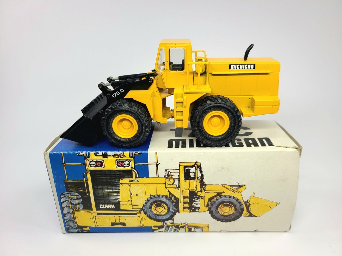 Clark Michigan 175C Wheel Loader - Black Arms - Conrad 1:50 Scale