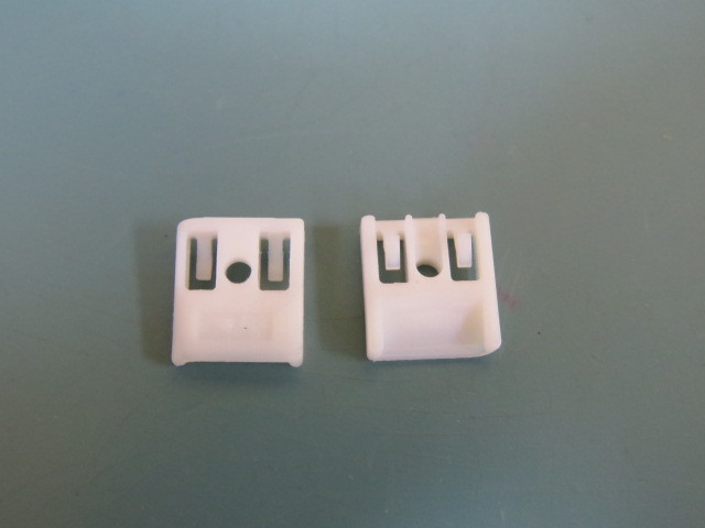 Yazaki 7157-7728 Qty of 100 per Lot WEDGE; 62 Connectors Z Type
