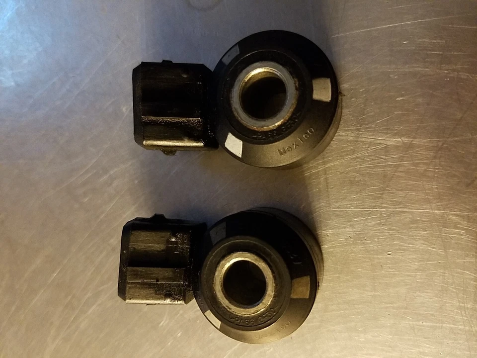 Nissan Armada SE 2010 sensores de golpe OEM  Foto 2 de 4