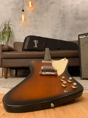 Gibson Firebird Studio '70s Tribute 2012 featherlight 7.2lb