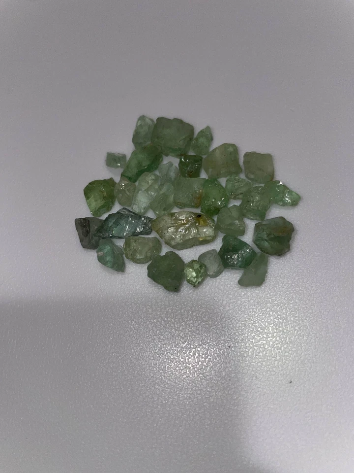 Paquetes ásperos de 10G con cabina Kornerupine verde como nuevo raros Foto 4 de 4