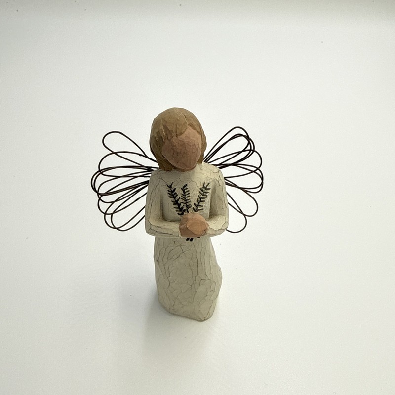 Willow Tree Angel of Remembrance Figurine by Demdaco 2001 Susan Lordi, 5"