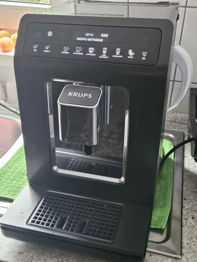 KRUPS Kaffeevollautomat EA895N Evidence One