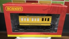 Hornby R296 OO Gauge Track Cleaning Coach,Boxed & New