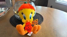Vintage 1998 LOONEY TUNES Tweety Bird 9" Halloween Pumpkin Stuffed Plush NWT