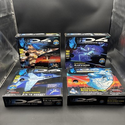 1996 Trendmasters ID4 Independence Day Toy Lot - Hornet & Alien Attackers NOS