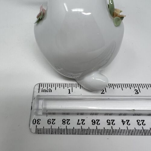 Lladro Attentive Bunny with Flowers White Figurine Flowers #6098 Easter Spain - Picture 12 of 12