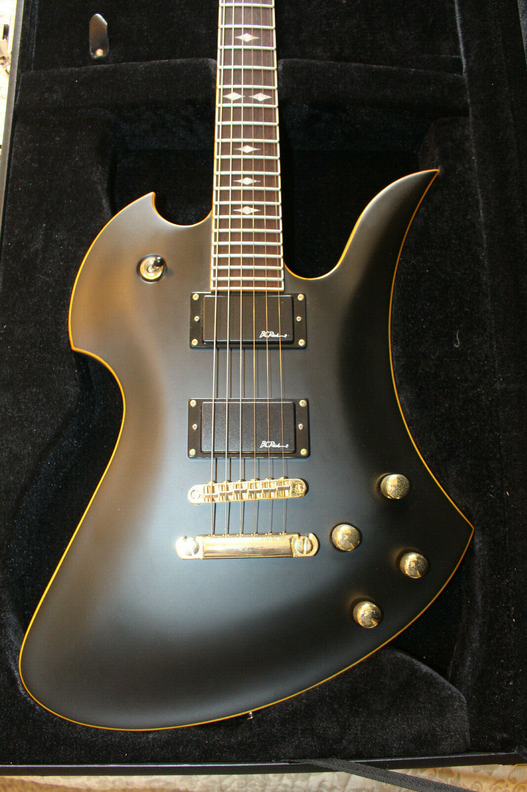 bc rich mockingbird guitar case