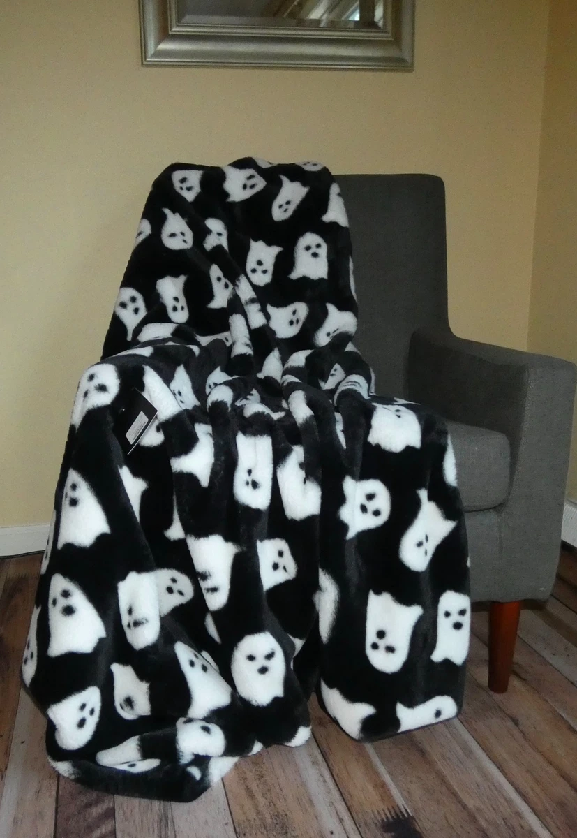 Storehouse Faux Fur Throw Blanket Black White Spooky Ghosts Halloween NWT |  eBay